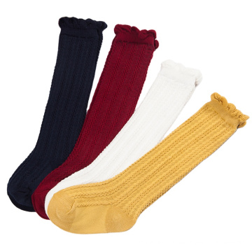 2020 Neues Design für Kinder Solid Color Twist Design Kinder kämmte Baumwollkniesocken